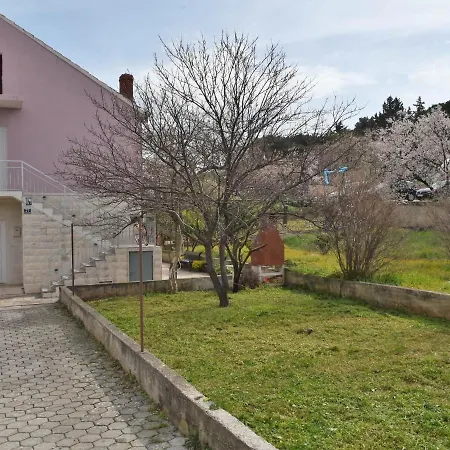 Manigo Apartment *