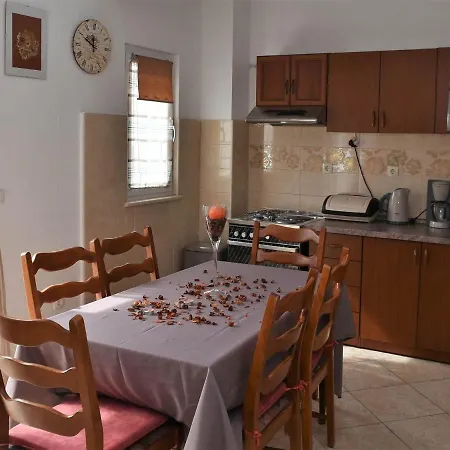 Manigo Apartment *